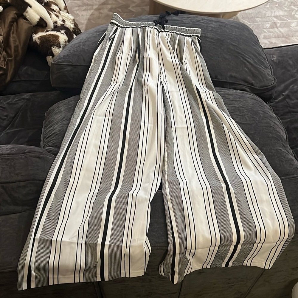 Zara - wide leg striped pants